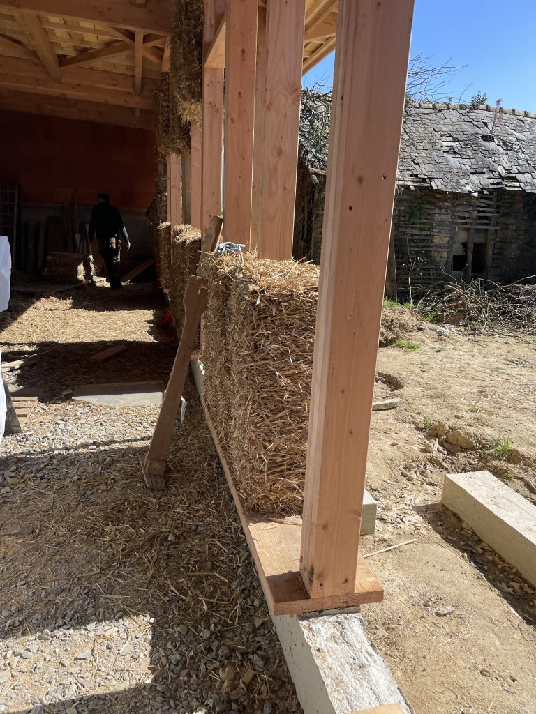 ossature bois paille isolation écologique maison